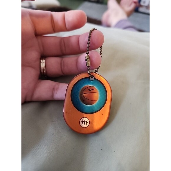 Nike Foot Locker House of Hoops Keychain #19 Basketball Vintage Collectible - Picture 5 of 6